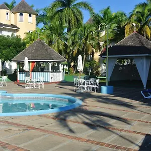 Hotel 9, Ocho Rios